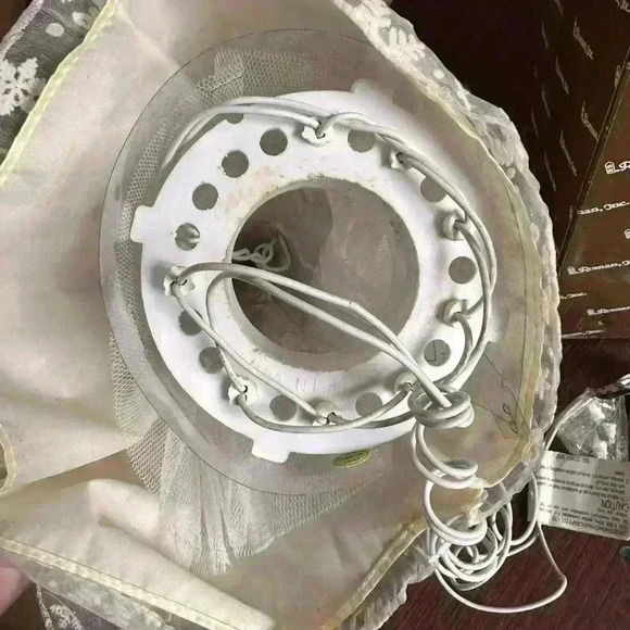 Angel Tree Topper. Roman Inc Lighted Angel. Plug In. Lace. Gold. Cream. Vintage - Picture 5 of 7